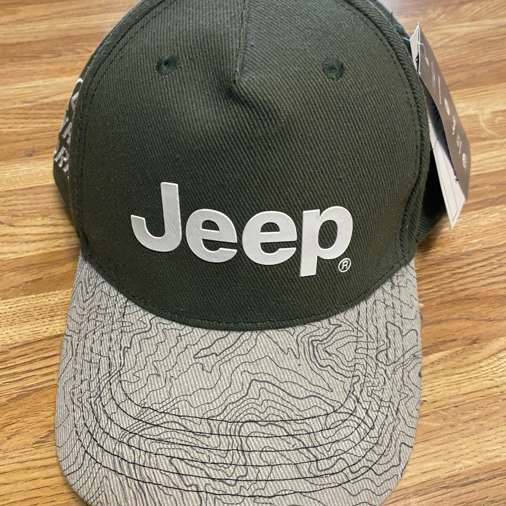 Jeep 4 Wheel Drive SnapBack Adjustable Hat New with Tags